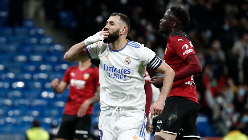  哈兰德戴帽助曼城大胜，领跑射手榜难撼动