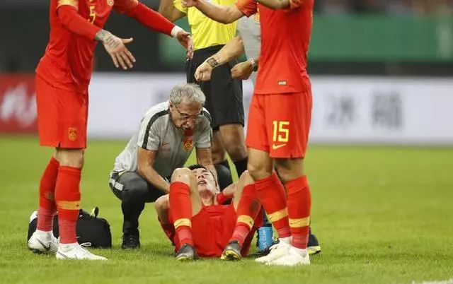  尤文后防失误连连，阿莱格里承认防守体系存在问题